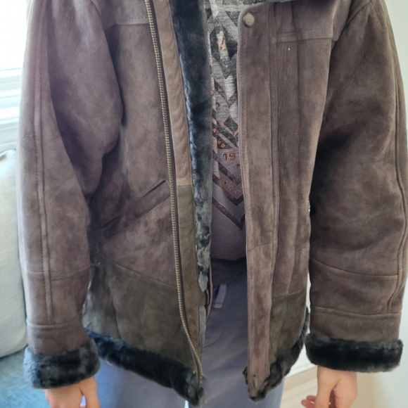 Leather jacket - Picture 2 of 7
